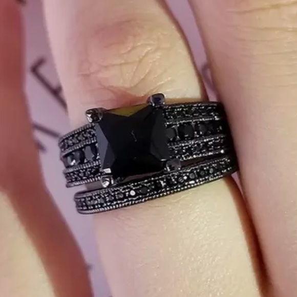 Black w/ Dark Blue Hue Titantium Fashion Ring - Picture 5 of 6